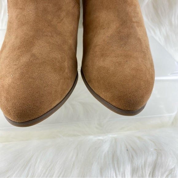 OLD NAVY TAN SUEDE ANKLE BOOTS SIZE 8 - Picture 8 of 9